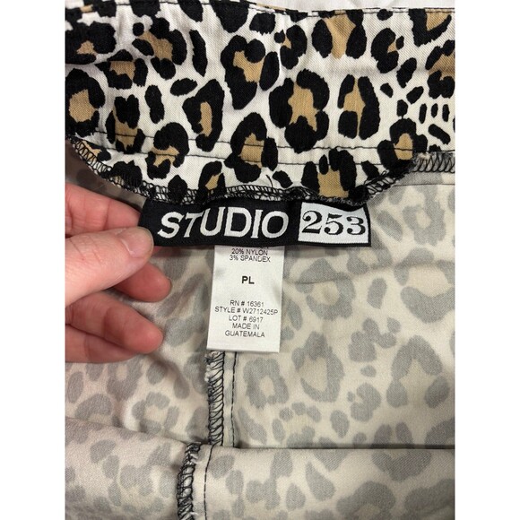 Studio 253 Leopard Animal Print Cropped Stretch Pants size large petite - Picture 6 of 6